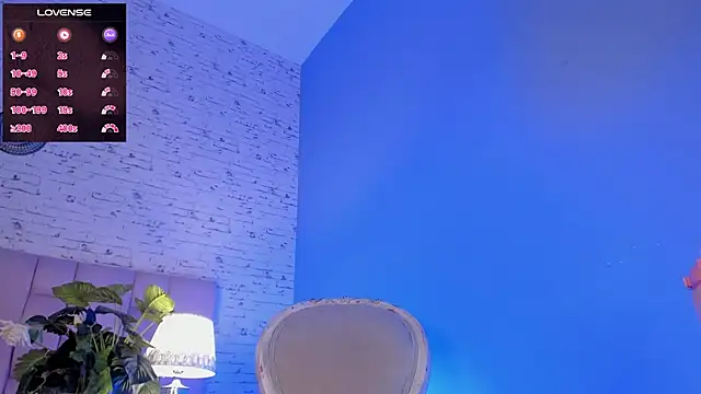 Snapshot of KarlynHoliss chatting on December 28, 2024, 3:48 pm KarlynHoliss online show from December 28, 2024, 3:48 pm