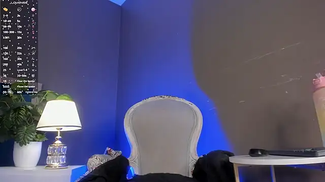 Snapshot of KarlynHoliss chatting on December 30, 2024, 12:32 am KarlynHoliss online show from December 30, 2024, 12:32 am