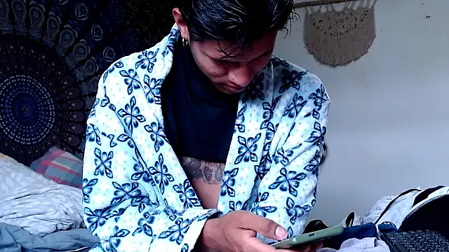 Tylerfordxxx online show from October 21, 2025, 8:52 pm