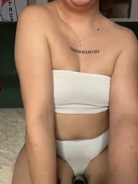 PetiteAngel666 online show from April 9, 2026, 5:19 pm