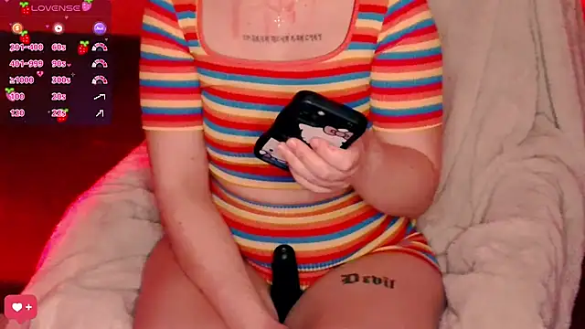 Snapshot of PetiteAngel666 chatting on February 6, 2026, 11:45 pm PetiteAngel666 online show from February 6, 2026, 11:45 pm