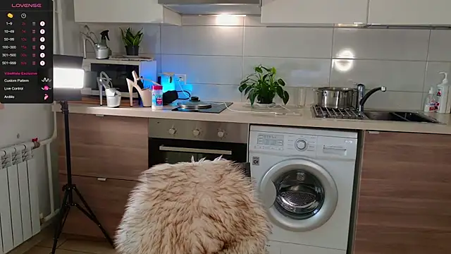 MissLovex online show from October 8, 2025, 1:51 am