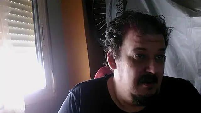 porkorossy online show from October 4, 2025, 8:05 am