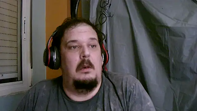 porkorossy online show from October 4, 2025, 8:10 pm