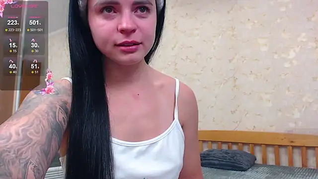 Snapshot of JuicyJess chatting on October 24, 2025, 10:42 pm JuicyJess online show from October 24, 2025, 10:42 pm