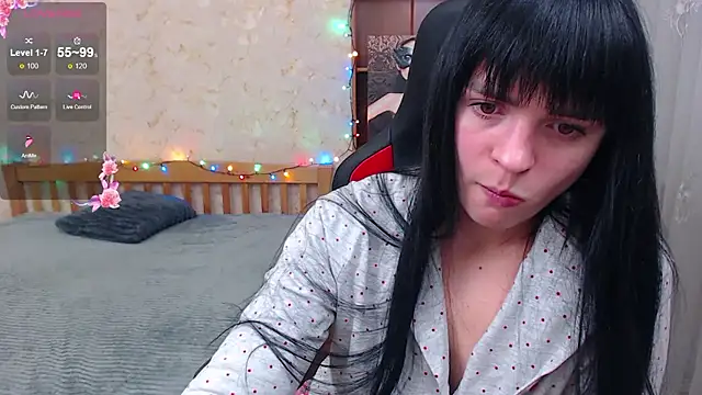 Snapshot of JuicyJess chatting on January 10, 2026, 8:37 pm JuicyJess online show from January 10, 2026, 8:37 pm