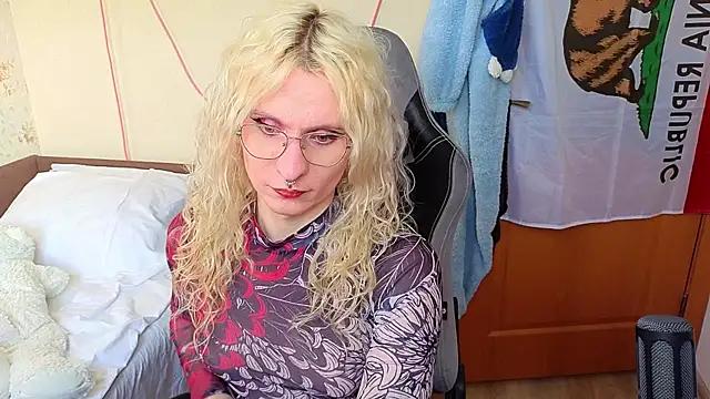 Snapshot of Lori_Myaf chatting on April 24, 2026, 3:47 pm Lori Myaf online show from April 24, 2026, 3:47 pm