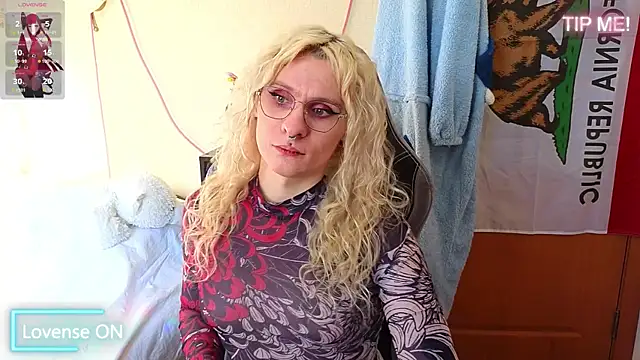 Snapshot of Lori_Myaf chatting on April 22, 2026, 2:35 pm Lori Myaf online show from April 22, 2026, 2:35 pm