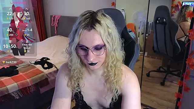 Lori Myaf online show from October 30, 2025, 1:09 pm