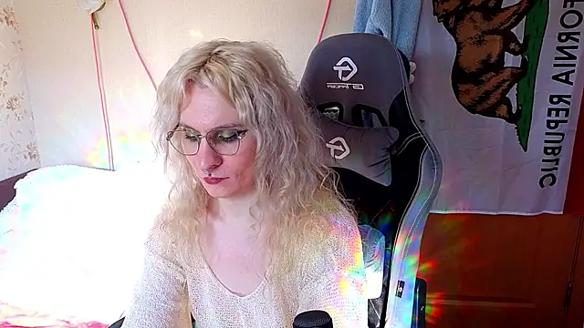 Lori Myaf online show from March 28, 2026, 1:23 pm