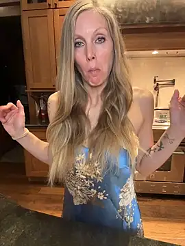 ItsDanniG online show from March 26, 2026, 2:43 am