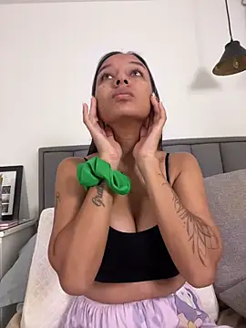 DianaHopson online show from December 20, 2025, 10:40 am