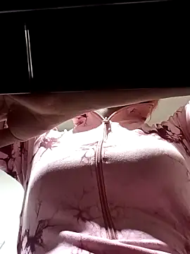 Shanelle   online show from March 25, 2026, 2:27 pm