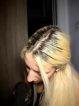 Ella Charm online show from October 4, 2025, 5:14 pm