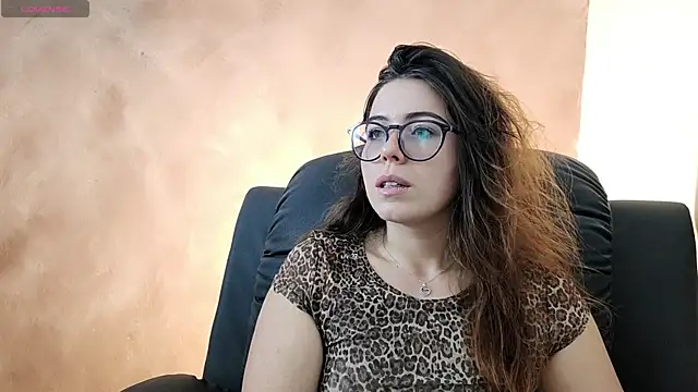 irinasweet27 online show from December 21, 2025, 1:35 pm