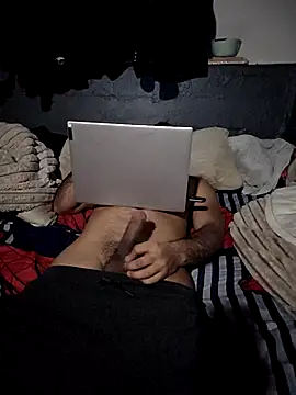 parker321516 online show from April 6, 2026, 2:07 am