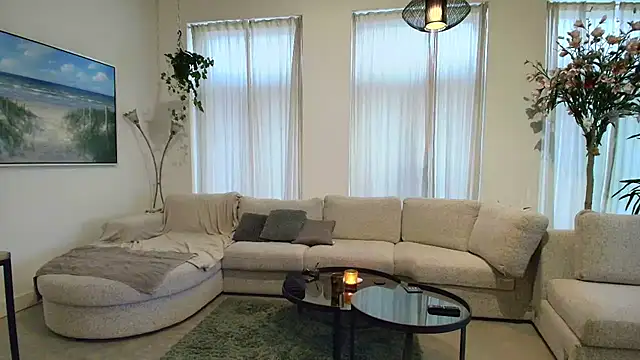 ROXYNL online show from October 22, 2025, 3:55 pm