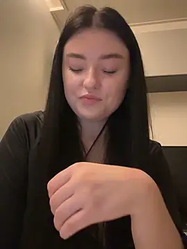 Angela Fosterr online show from October 28, 2025, 2:05 pm