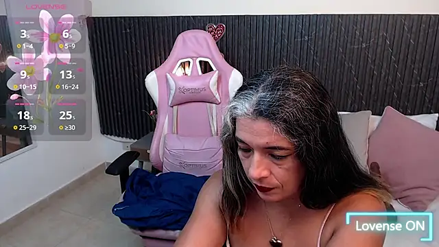 Snapshot of tammy_lynn69 chatting on October 3, 2025, 11:23 am tammy lynn69 online show from October 3, 2025, 11:23 am