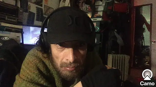 DownstairsSky online show from October 28, 2025, 2:12 am