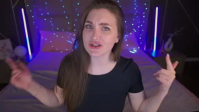 EmmyCharmm online show from March 30, 2026, 5:53 am