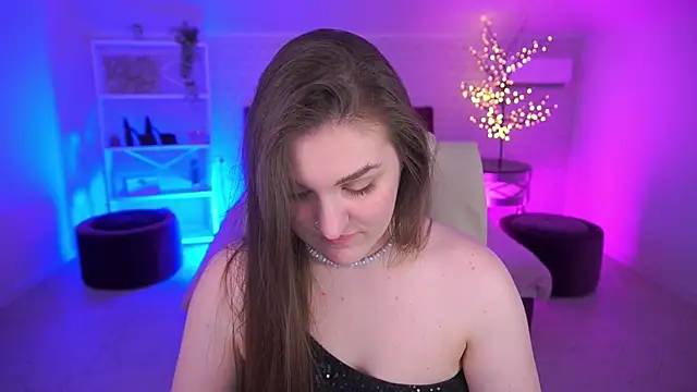 EmmyCharmm online show from May 25, 2026, 6:01 am