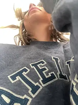 Snapshot of Ameellie chatting on February 11, 2026, 3:23 pm Ameellie online show from February 11, 2026, 3:23 pm