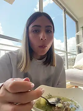 Ameellie online show from April 4, 2026, 3:18 pm