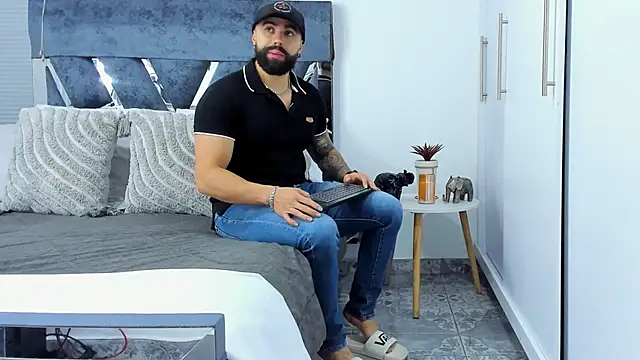 Zack Froone online show from December 3, 2025, 12:26 pm