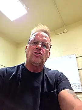 Cockrub1 online show from September 9, 2025, 2:26 pm