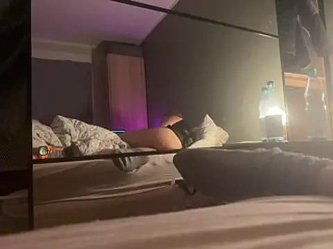 sissybitchx online show from February 26, 2026, 1:33 pm