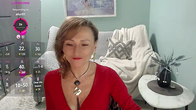 Snapshot of HornyMilf_777 chatting on October 19, 2025, 6:38 am HornyMilf 777 online show from October 19, 2025, 6:38 am