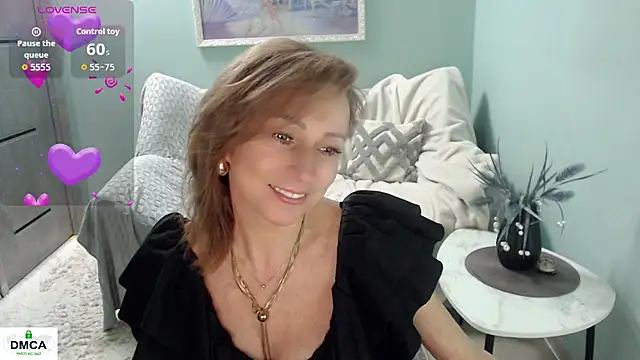 Snapshot of HornyMilf_777 chatting on October 21, 2025, 7:41 am HornyMilf 777 online show from October 21, 2025, 7:41 am