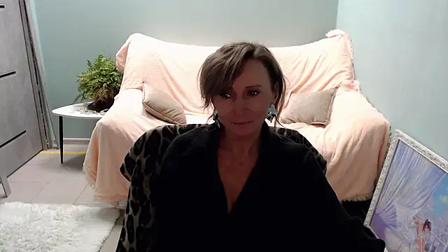 Snapshot of HornyMilf_777 chatting on March 4, 2025, 11:51 am HornyMilf 777 online show from March 4, 2025, 11:51 am