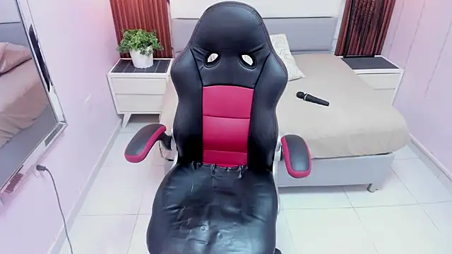 MILEY JOAS2 online show from March 3, 2026, 7:43 pm