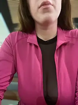 Snapshot of MommmyYummy chatting on February 27, 2026, 9:53 am MommmyYummy online show from February 27, 2026, 9:53 am