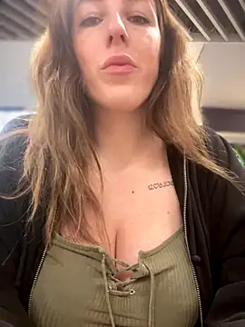 Snapshot of MommmyYummy chatting on November 12, 2025, 11:14 am MommmyYummy online show from November 12, 2025, 11:14 am