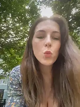 MommmyYummy online show from July 26, 2026, 2:57 pm