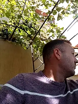 Snapshot of florin421 chatting on September 18, 2025, 8:39 am florin421 online show from September 18, 2025, 8:39 am