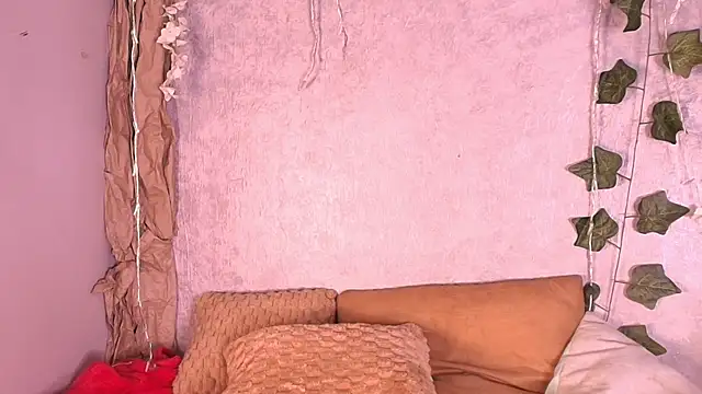 Cloe Leee online show from December 21, 2025, 5:42 am