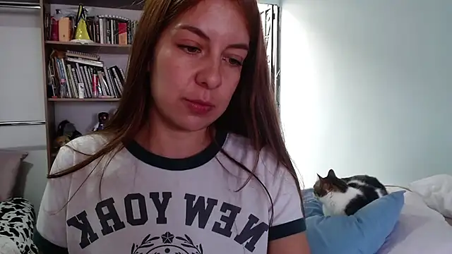 violetapeter 1 online show from June 26, 2026, 8:36 pm