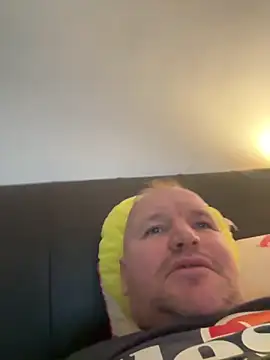 Snapshot of Aronn4 chatting on February 6, 2026, 9:27 am Aronn4 online show from February 6, 2026, 9:27 am