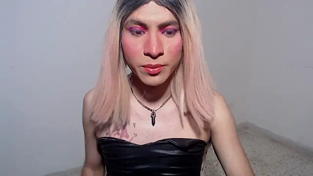 HugeDanex online show from November 25, 2025, 4:13 am