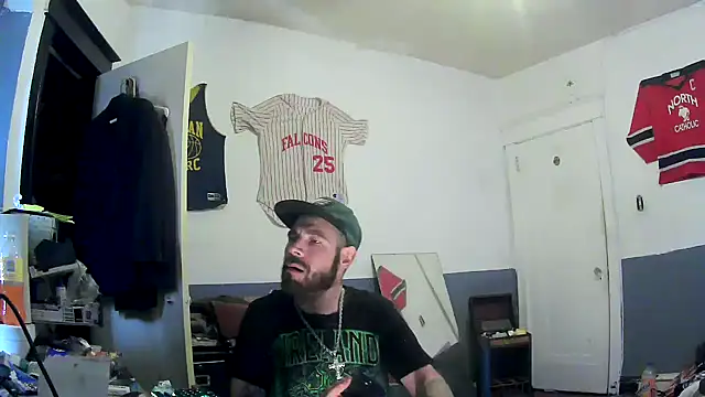 sledge901 online show from February 13, 2025, 6:37 pm