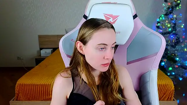 Cowell Adelina online show from December 22, 2025, 9:31 am