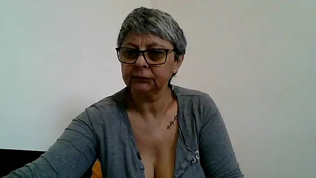 roseblak42 online show from March 28, 2026, 7:31 am