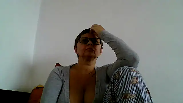 Snapshot of roseblak42 chatting on October 24, 2025, 12:26 pm roseblak42 online show from October 24, 2025, 12:26 pm