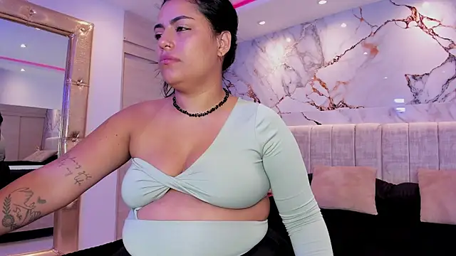 kiana cream online show from November 8, 2025, 11:25 am