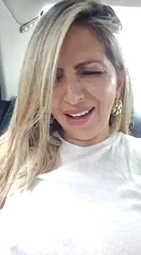 Snapshot of _Abril-Office1 chatting on February 17, 2025, 3:11 pm Abril-Office1 online show from February 17, 2025, 3:11 pm