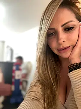 Snapshot of _Abril-Office1 chatting on September 23, 2025, 3:19 pm Abril-Office1 online show from September 23, 2025, 3:19 pm